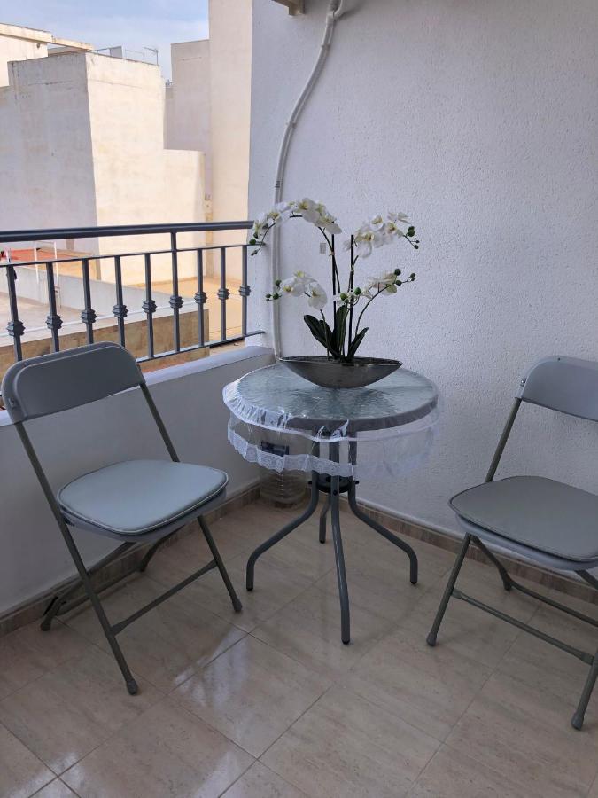 Schoene Wohnung Mit Pool , Wi-Fi Und Privat Garage Торевьиа Экстерьер фото