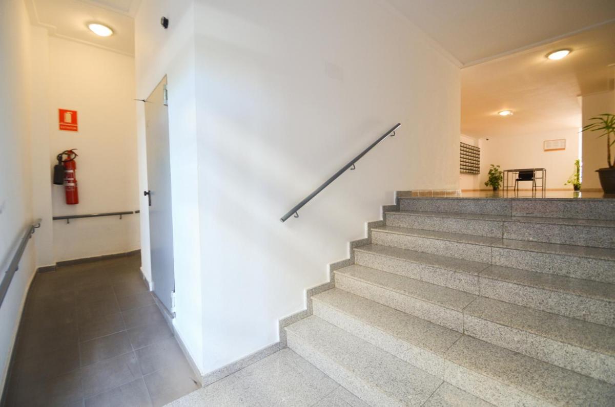 Schoene Wohnung Mit Pool , Wi-Fi Und Privat Garage Торевьиа Экстерьер фото