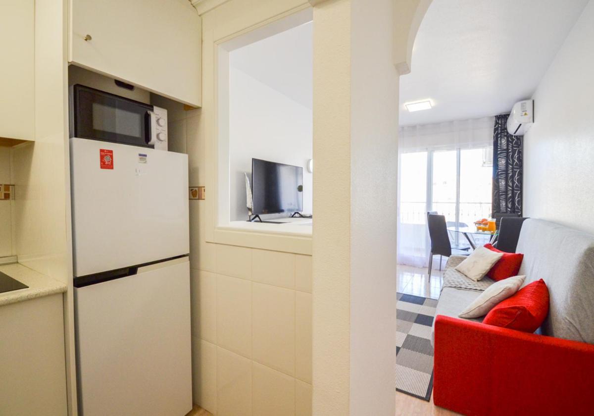 Schoene Wohnung Mit Pool , Wi-Fi Und Privat Garage Торевьиа Экстерьер фото
