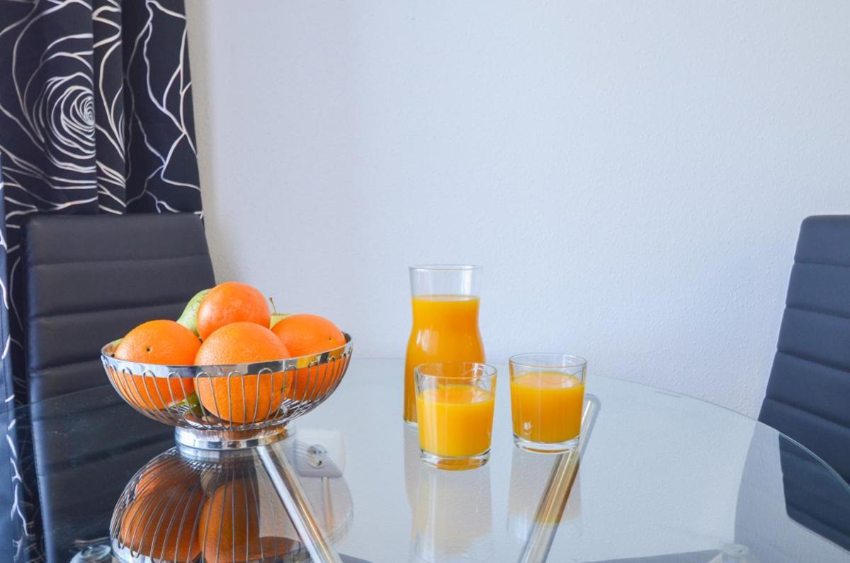 Schoene Wohnung Mit Pool , Wi-Fi Und Privat Garage Торевьиа Экстерьер фото