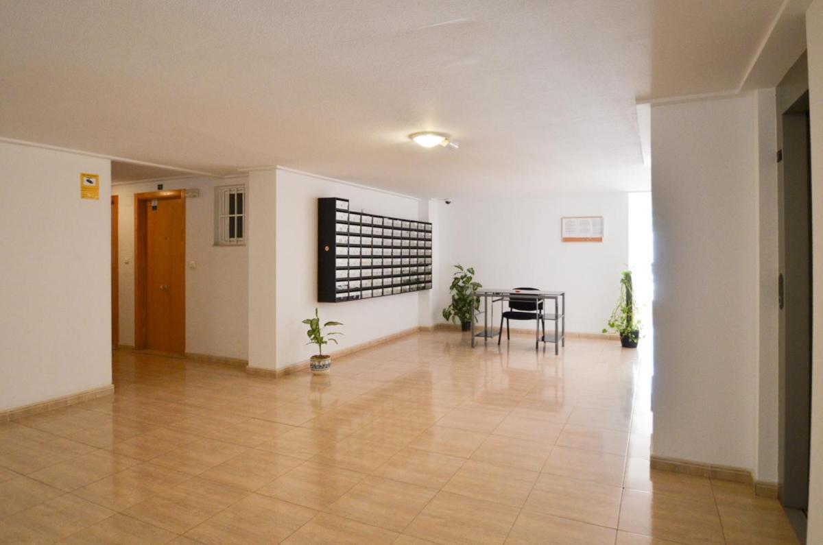 Schoene Wohnung Mit Pool , Wi-Fi Und Privat Garage Торевьиа Экстерьер фото